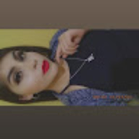 Meet your Posher, Mayra - Picture 1 of 1